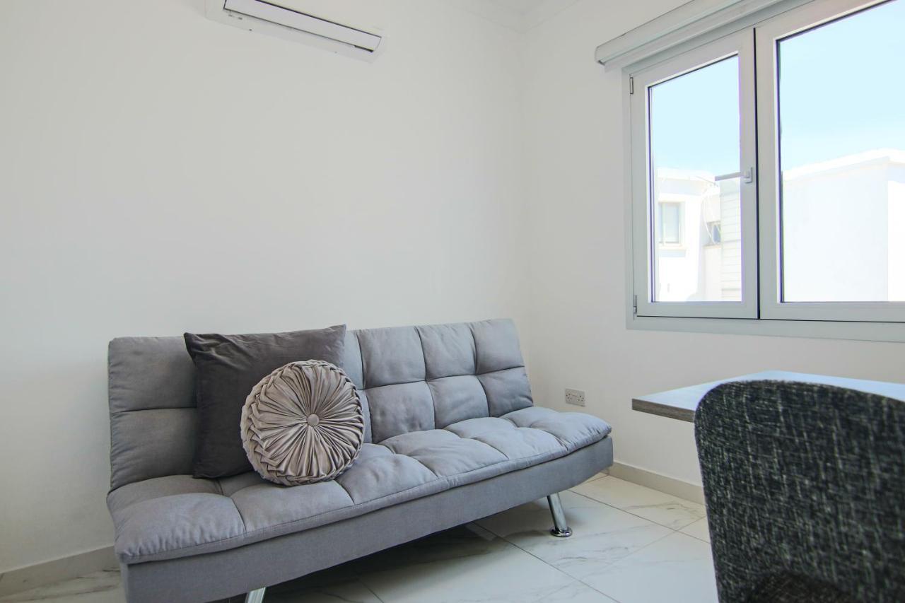 Апартаменты Phaedrus Living: Seaside Luxury Flat Lighthouse 66 Пафос Экстерьер фото